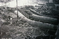 Installing riveted penstocks at the Shawinigan-2 generating station