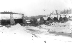 Poursuite des travaux en décembre 1912 de l'évacuateur de crues Melville.