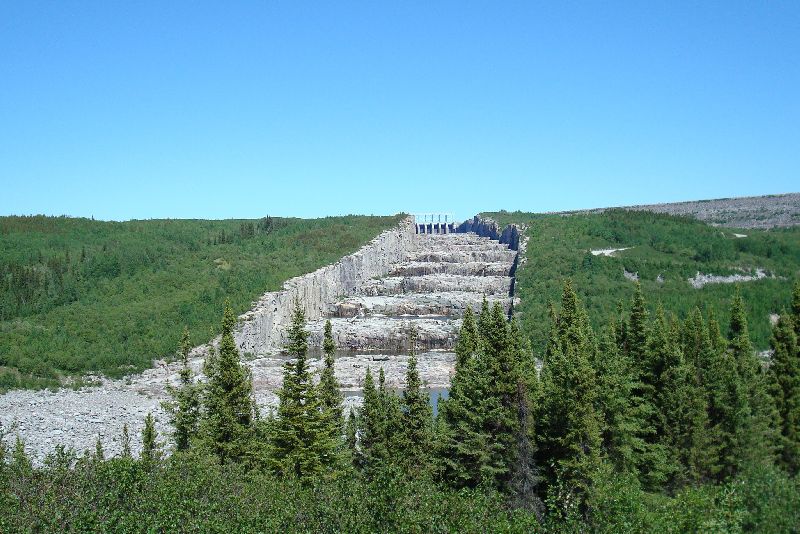 Photo de l'évacuateur de crues de la centrale Robert-Bourassa