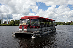 Visitors cruising the Saint-Maureice River