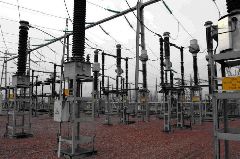 Photo of isolating switches at a Hydro-Québec switching station